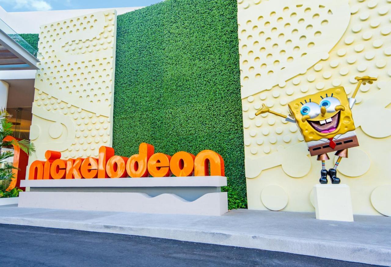 Nickelodeon Hotels & Resorts Riviera Maya Puerto Morelos Eksteriør bilde SpongeBob SquarePants at Nickelodeon Studios